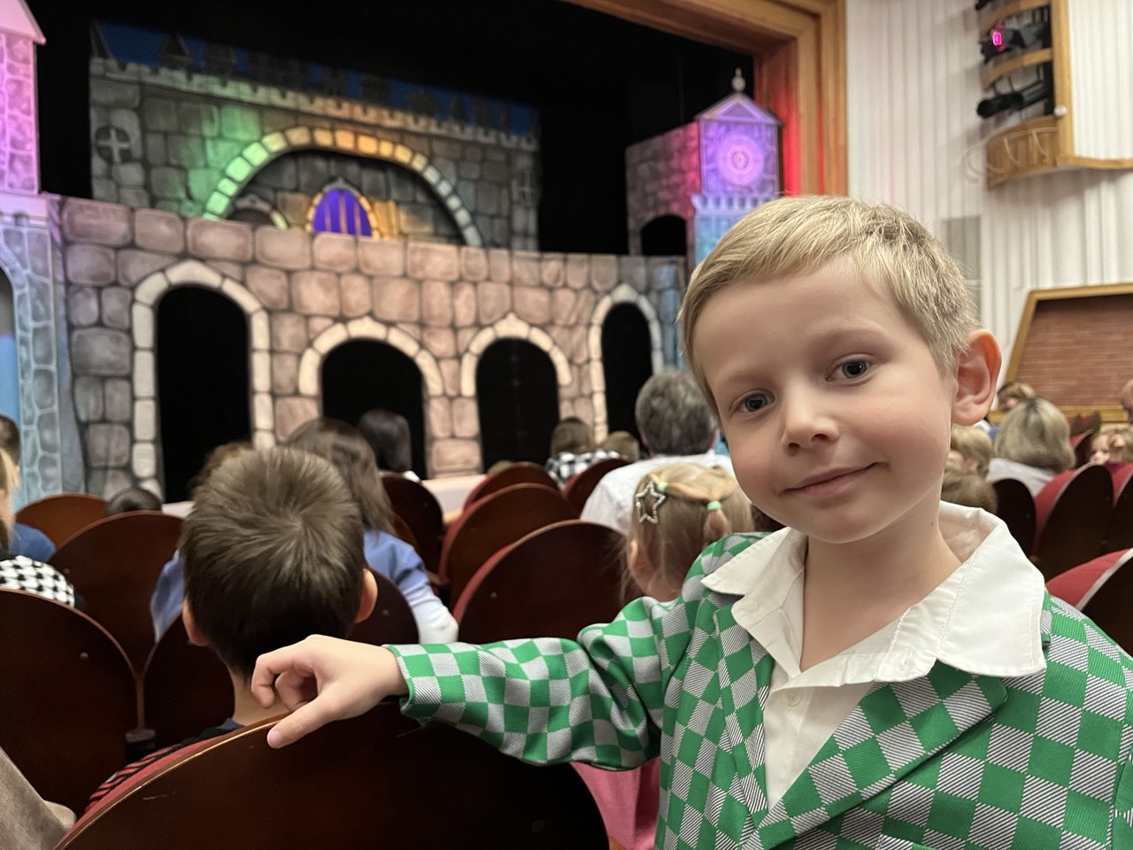 Сотрудники МТУ Ространснадзора по СФО и их дети окунулись в мир сказки: яркий выходной с «Буратино»